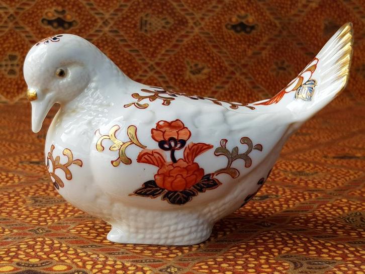 Mooi oud Engels porselein beeldje van een duif 13,5 cm., Antiek en Kunst, Antiek | Porselein, Ophalen of Verzenden