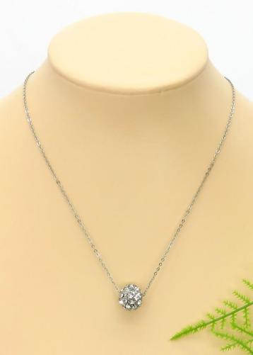 Heel mooie zilverkleurige halsketting met strass steen bal p beschikbaar voor biedingen