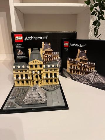 LEGO Architecture Louvre Parijs 21020 beschikbaar voor biedingen