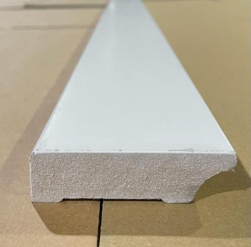 Plint witgelakt MDF - TIJDELIJKE ACTIEPRIJS - OP=OP, Doe-het-zelf en Verbouw, Plinten en Afwerking, Nieuw, Plinten, Mdf, 200 tot 250 cm