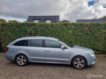 Skoda Superb Combi 1.6 TDI Xenon, Navi, Cruise, PDC v+a beschikbaar voor biedingen