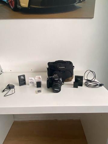 Canon eos 1100d met 2 lenzen en extra accesoires beschikbaar voor biedingen