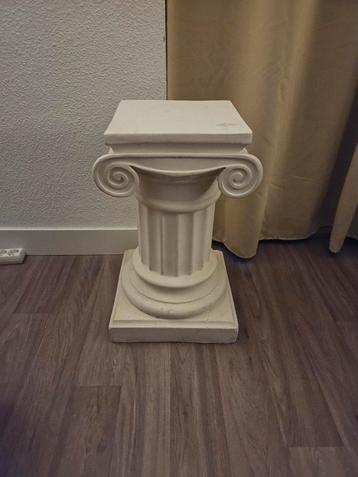 Ionische Zuil / Sokkel - Decoratief & Functioneel beschikbaar voor biedingen
