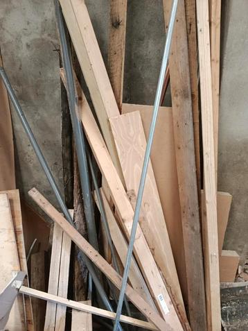 Gratis constructie hout beschikbaar voor biedingen