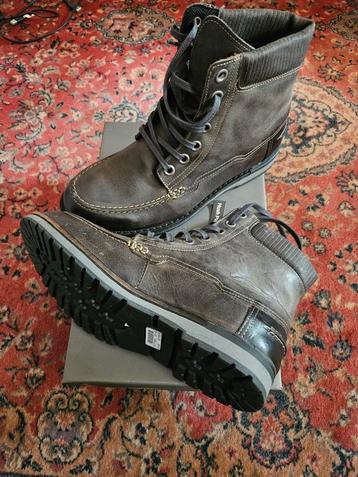 Hush Puppies maat 41 beschikbaar voor biedingen