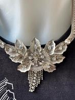 Vintage Collier Zilverkleurig Strass Bladmotief, Gebruikt, Ophalen of Verzenden, Zilver, Overige materialen