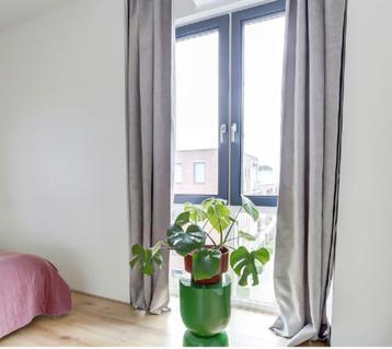 2 x VT Wonen lichtgrijs verduisterend gordijn- 140x270 cm beschikbaar voor biedingen