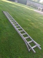 Ladder 2 delen van 430cm 17 treden zware uitvoering, Doe-het-zelf en Verbouw, Ladders en Trappen, Ophalen, Zo goed als nieuw, 4 meter of meer