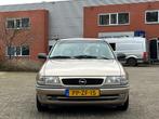 Opel Astra 1.6i Fresh/LAAG KM, Auto's, Oldtimers, Origineel Nederlands, Te koop, 5 stoelen, Beige