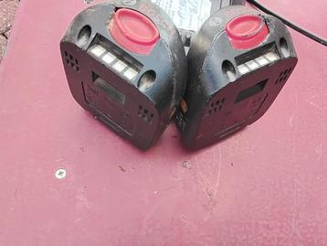 Bosch Accu lader met 2 x accu 14.4 v  1.5 Ah beschikbaar voor biedingen