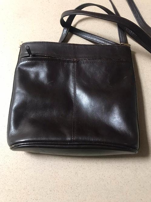 Damestas donkerbruin, Sieraden, Tassen en Uiterlijk, Tassen | Damestassen, Zo goed als nieuw, Handtas, Bruin, Ophalen of Verzenden