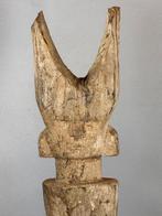 250878 Zeldzame Afrikaans Kwéré begrafenis stele Tanzania., Antiek en Kunst, Ophalen of Verzenden