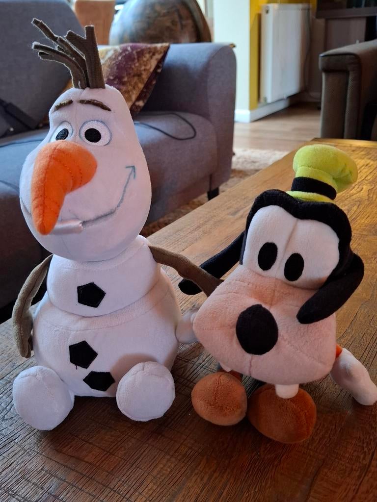 Disney Knuffels - Olaf en Goofy, Kinderen en Baby's, Speelgoed | Knuffels en Pluche, Ophalen of Verzenden, Zo goed als nieuw, Overige typen