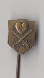 Zwaarden met Rode Kruis Hart speldje, Verzamelen, Niet vindbaar, Niet vindbaar, Nederland, Embleem of Badge