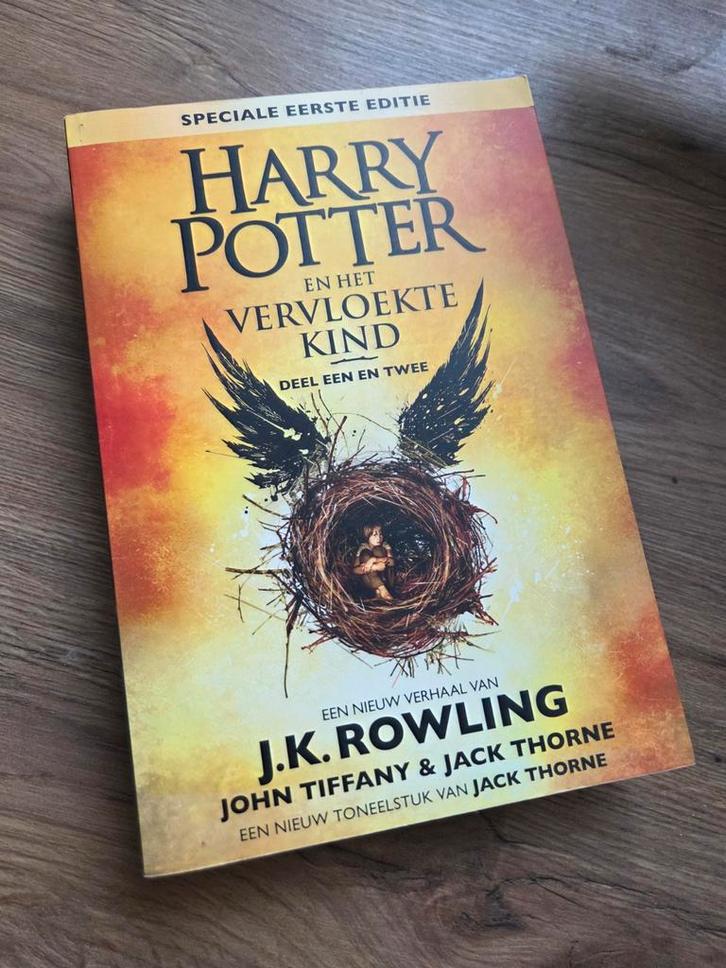 Harry Potter en het Vervloekte Kind - Deel een en twee, Boeken, Kinderboeken | Jeugd | 13 jaar en ouder, Zo goed als nieuw, Ophalen of Verzenden