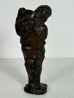 Bronzen Beeld met Patina, Gesigneerd m.b. Abstracte Figuurku, Ophalen of Verzenden