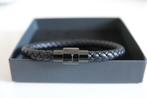 Zwart lederen armbandje, gegraveerd met de letter J, Ophalen of Verzenden, Nieuw, Zwart, Leer