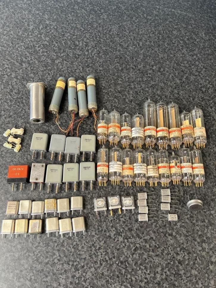 Partij Philips kristallen en oscillator buizen , tubes ., Hobby en Vrije tijd, Elektronica-componenten, Ophalen of Verzenden