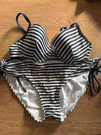 Bikini maat 38, zo goed als nieuw, cup B, Kleding | Dames, Badmode en Zwemkleding, Ophalen of Verzenden, Zo goed als nieuw, Blauw