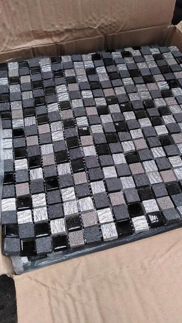 Restpartij mozaïek tegel Dubai silver 30x30 1,5m2  beschikbaar voor biedingen