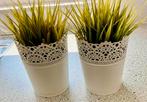 Te koop, 2 Plantenpotjes € 1,50, Rond, Ophalen of Verzenden, Zo goed als nieuw, Minder dan 25 cm
