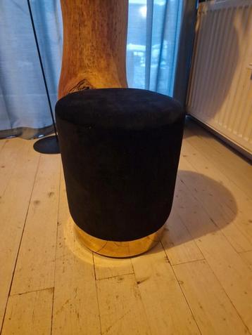 Poef zwart met goud / Jarron velvet  beschikbaar voor biedingen
