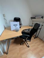 Mooi hoekbureau bureaustoel maxicosi lamp en wandplank, Huis en Inrichting, Bureaus, Ophalen of Verzenden, Zo goed als nieuw