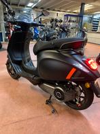 Gebro scooters: Vespa Sprint S Elettrica 45, Ophalen, Overige modellen, Maximaal 45 km/u, Nieuw