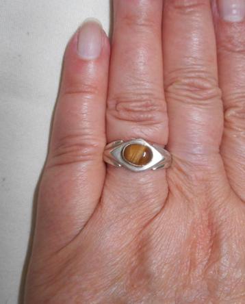 Zilveren vintage ring met tijgeroog maat 18 nr.131 beschikbaar voor biedingen