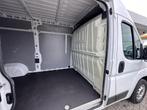 Opel Movano 2.2D 140 Zwaar L2H2 Edition | 3-zitter | Radio |, Auto's, Bestelauto's, Voorwielaandrijving, Stof, Gebruikt, Euro 6