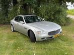 Maserati Quattroporte 2004 Grijs, Auto's, Maserati, Automaat, 109 €/maand, Leder, Bedrijf