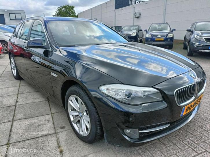 BMW 5-Serie 523I Touring 150KW Aut8 2011 Zwart, Auto's, BMW, Particulier, 5-Serie, Adaptieve lichten, Airbags, Airconditioning