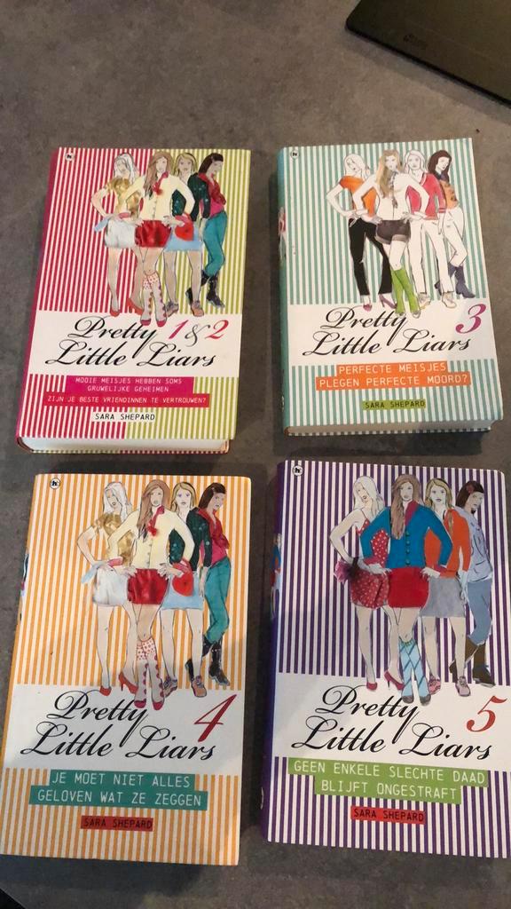 Sara Shepard -Hele reeks Pretty Little Liars 1t/m5, Boeken, Kinderboeken | Jeugd | 13 jaar en ouder, Zo goed als nieuw, Ophalen of Verzenden