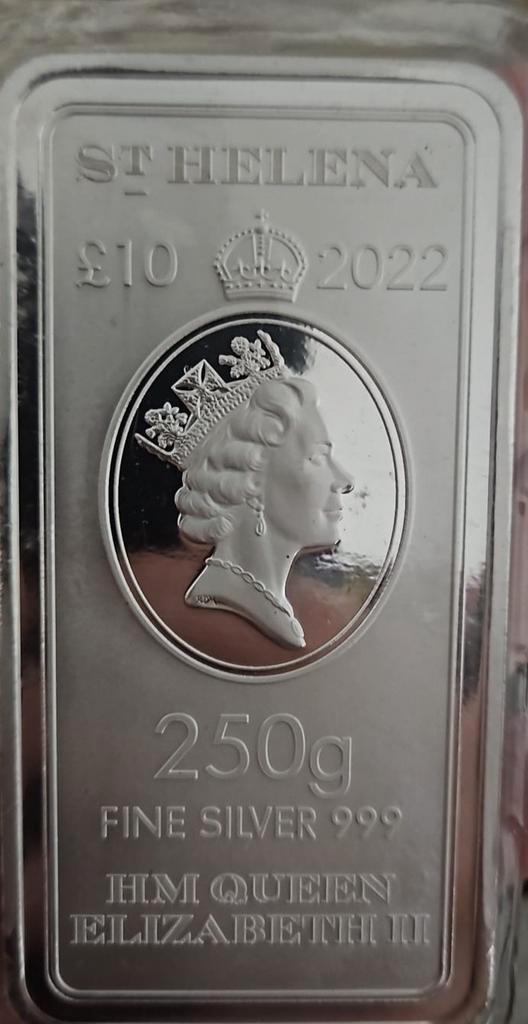 2 stuks 250 gram muntbaar st helena 2022, Postzegels en Munten, Edelmetalen en Baren, Zilver, Ophalen of Verzenden