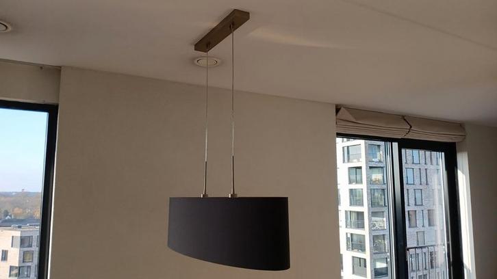 Moderne hanglamp met zwarte kap, Huis en Inrichting, Lampen | Plafondlampen, Zo goed als nieuw, Metaal, Stof, Ophalen