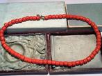 OUDE RODE KLEDERDRACHT KETTING UIT OUDE DOOS, Sieraden, Tassen en Uiterlijk, Antieke sieraden, Verzenden, Ketting