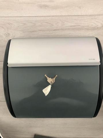 Te koop goede netjes brievenbus helemaal prima Van Brabant beschikbaar voor biedingen