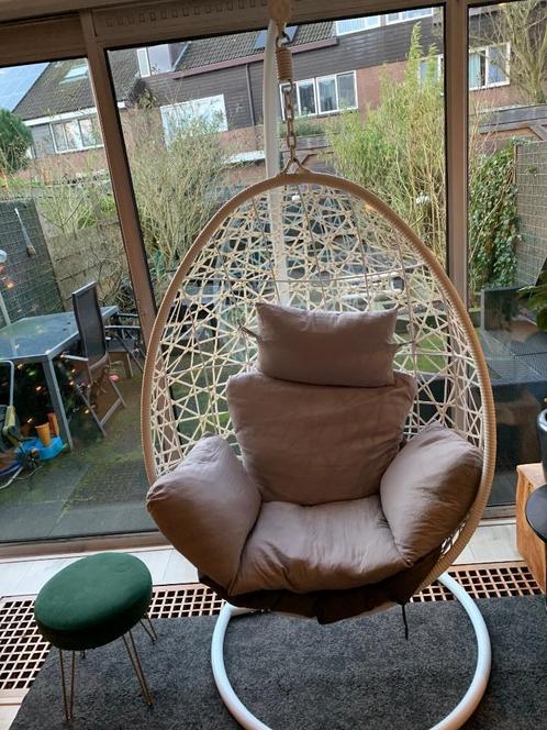 Luxe Witte Hangstoel – met Extra Comfort!, Huis en Inrichting, Stoelen, Zo goed als nieuw, Eén, Kunststof, Wit, Ophalen