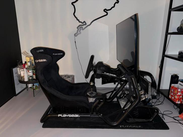 Playseat Sensation met toebehoren, Spelcomputers en Games, Games | Xbox One, Gebruikt, Racen en Vliegen, 1 speler, Vanaf 3 jaar