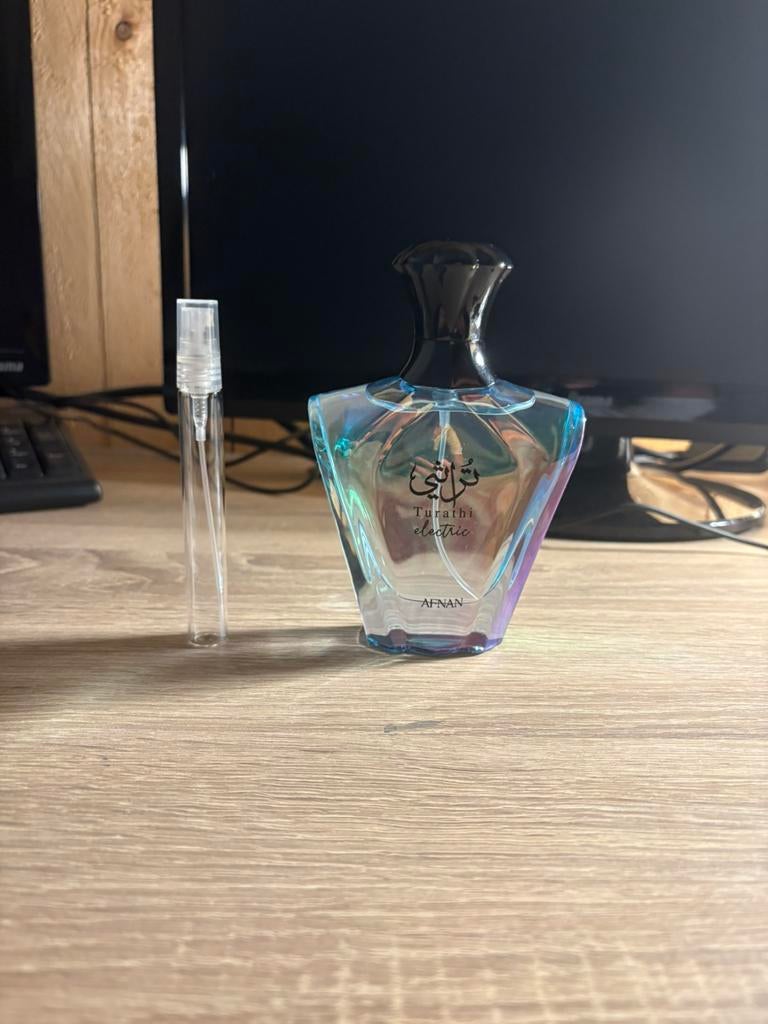 Afnan Turathi Electric, Overige kleuren, Ophalen of Verzenden, Minder dan 50 cm, Glas