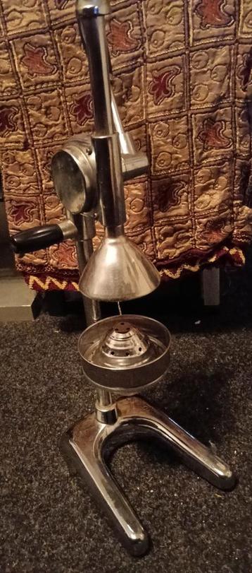 Handmatige citruspers met hefboomwerking beschikbaar voor biedingen