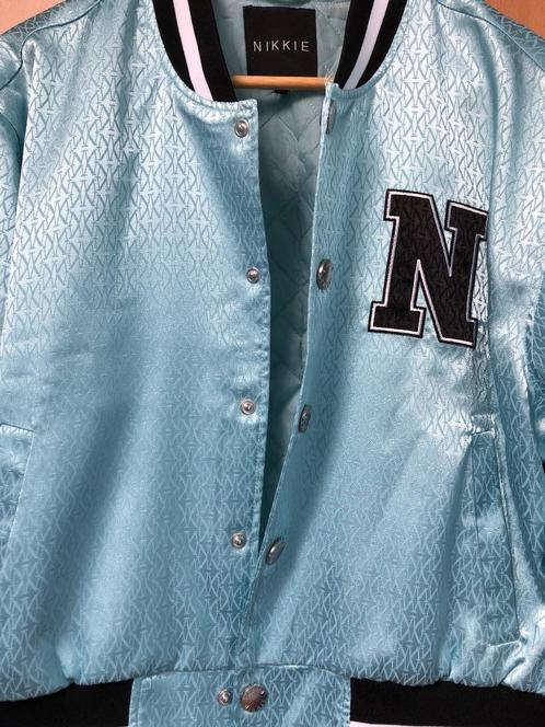 Nikkie bomberjack maat 38 ( S ), Kleding | Dames, Jassen | Zomer, Zo goed als nieuw, Maat 38/40 (M), Overige kleuren, Ophalen of Verzenden