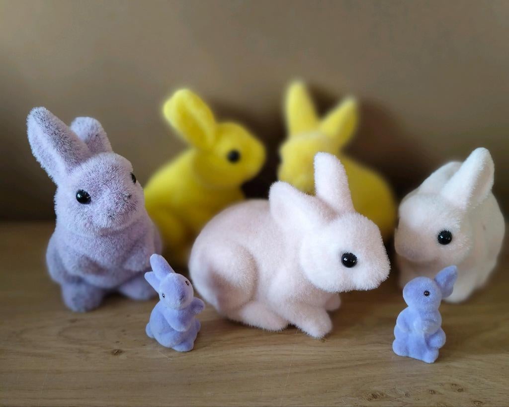 FLOCK HAZEN FAMILY*KONIJNTJES ROZE*GEEL*LILA*PASEN, Diversen, Pasen, Verzenden, Zo goed als nieuw