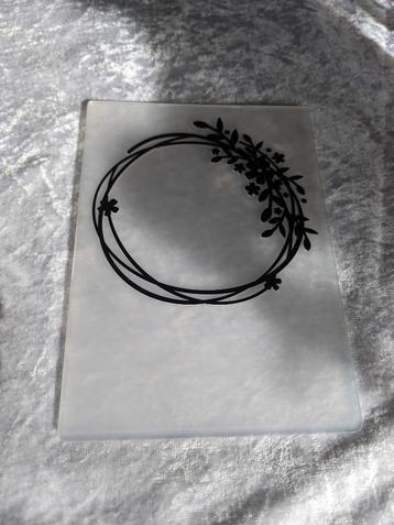 z.g.a.n. Embossing mal bloemencircel, reliëf embossingfolder beschikbaar voor biedingen