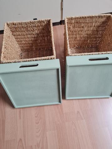 2 rieten mandjes met deksel  beschikbaar voor biedingen
