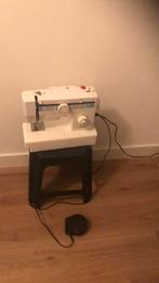 Naaimachine viictoria 32839 Steinheim berghfheim, Hobby en Vrije tijd, Naaimachines en Toebehoren, Ophalen of Verzenden, Zo goed als nieuw