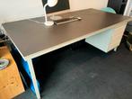 Vintage stevig metalen bureau, Huis en Inrichting, Bureaus, Gebruikt, Ophalen