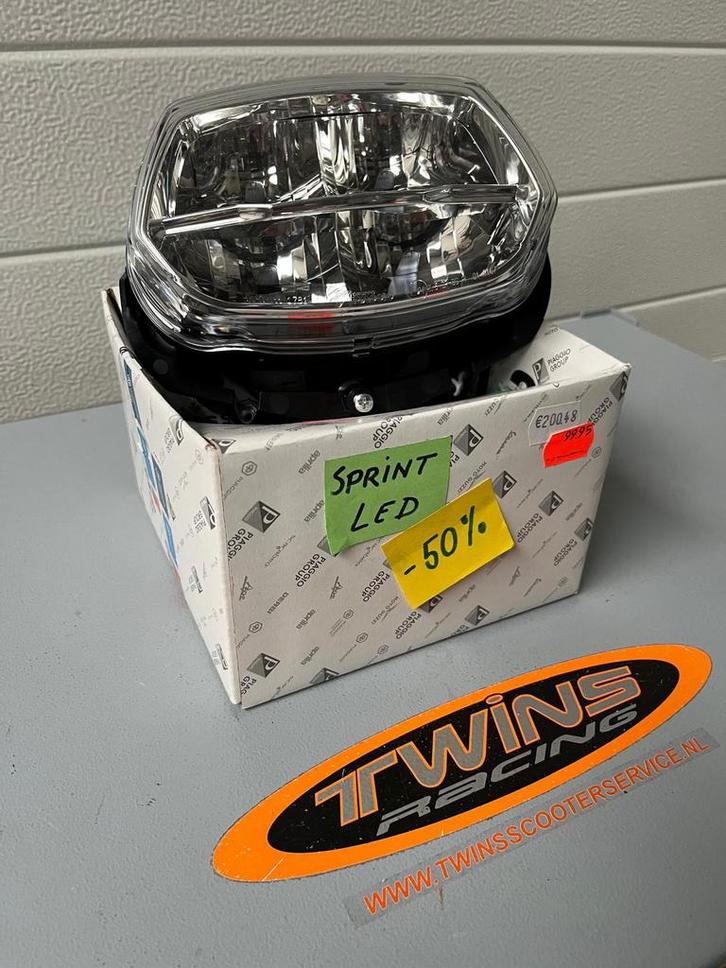 Koplamp Led Vespa Sprint Iget 1D002354 NIEUW €99,95, Fietsen en Brommers, Brommeronderdelen | Scooters, Nieuw, Vespa, Koplamp