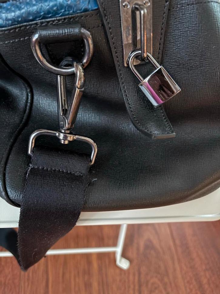 Philipp Plein Sporttas Zwart/Blauw, Sieraden, Tassen en Uiterlijk, Tassen | Damestassen, Zo goed als nieuw, Handtas, Zwart, Ophalen
