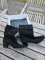 Volare zwarte suede laarzen - maat 42, Kleding | Dames, Zwart, Lage of Enkellaarzen, Volare, Ophalen of Verzenden